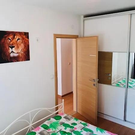 Mamas V Place Apartment *
